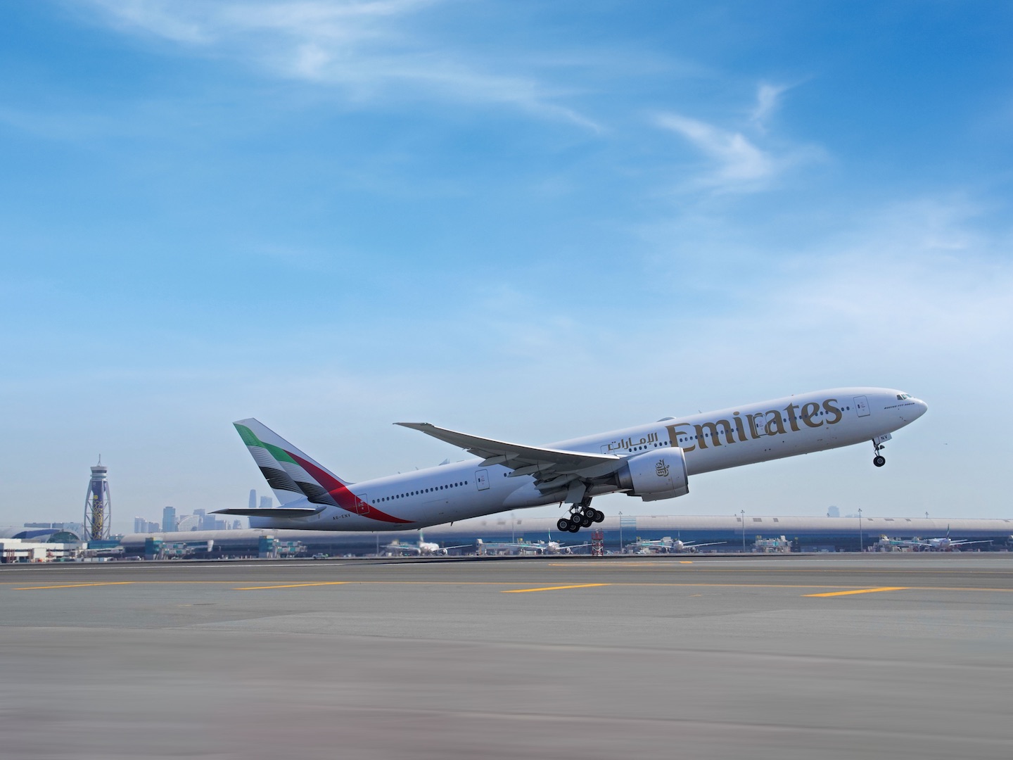 طيران الإمارات تعزز حضورها بالصيف بتشغيل A380 إلى 50 وجهة و156 رحلة يومياً